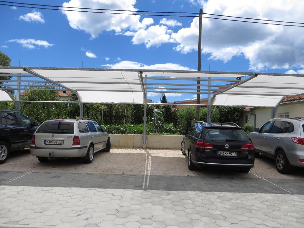 פאקוסטאן Apartments Tonka מראה חיצוני תמונה